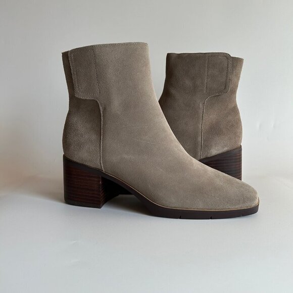 NWT NYDJ Arianna Suede Chelsea Boot Size 8.5 M Taupe with Zipper - Picture 7 of 10